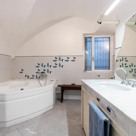 In Te L'aia By Interhome *